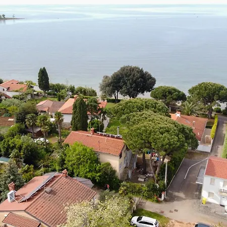Todor Seaside Apartment *